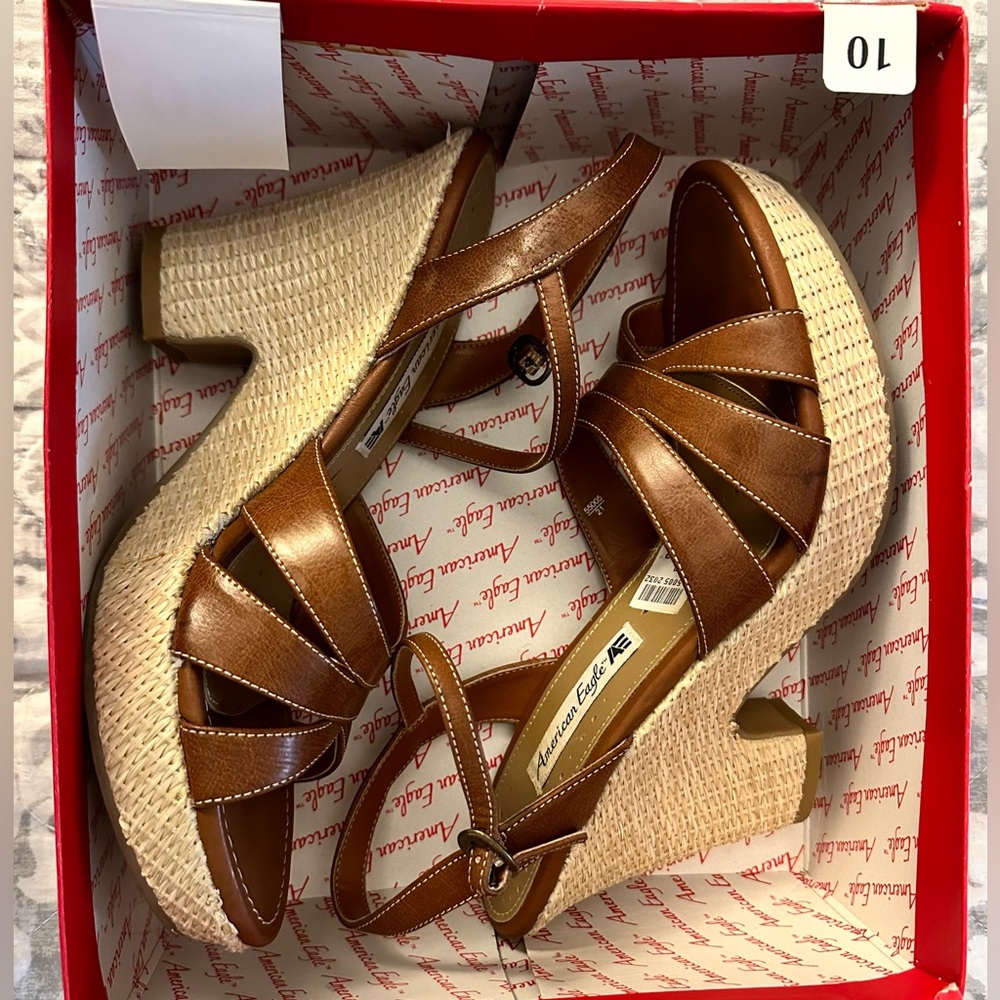 COPY - American Eagle platform sandal. Size 10
